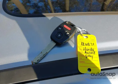 2011 Honda Accord 2.4 Ex-L from USA, damaged, VIN 1HGCP2F83BA126871